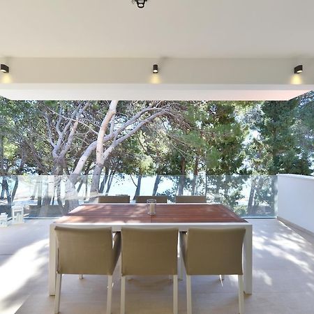 Chiponsky One - 5 Star Beachfront Property Бол Экстерьер фото