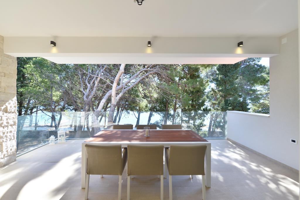 Chiponsky One - 5 Star Beachfront Property Бол Экстерьер фото