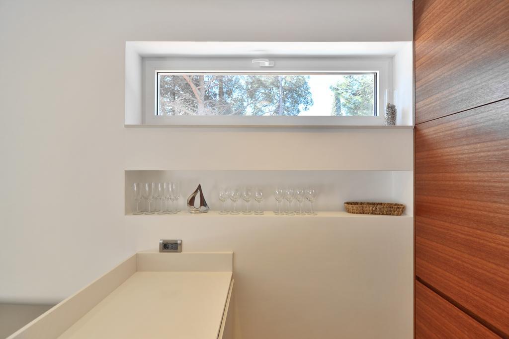 Chiponsky One - 5 Star Beachfront Property Бол Экстерьер фото