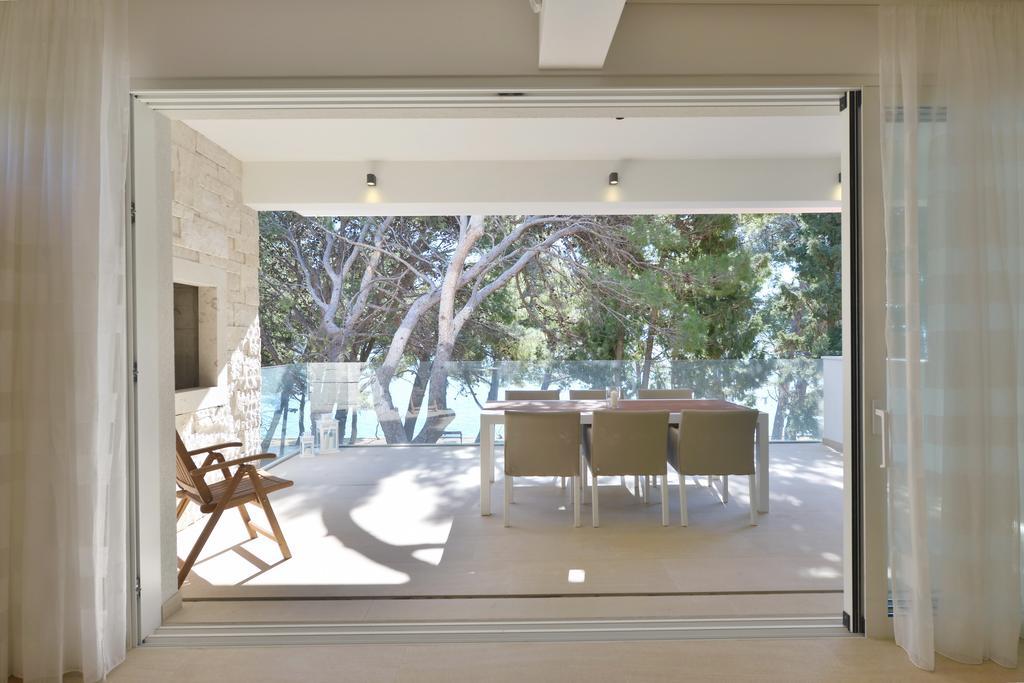 Chiponsky One - 5 Star Beachfront Property Бол Экстерьер фото