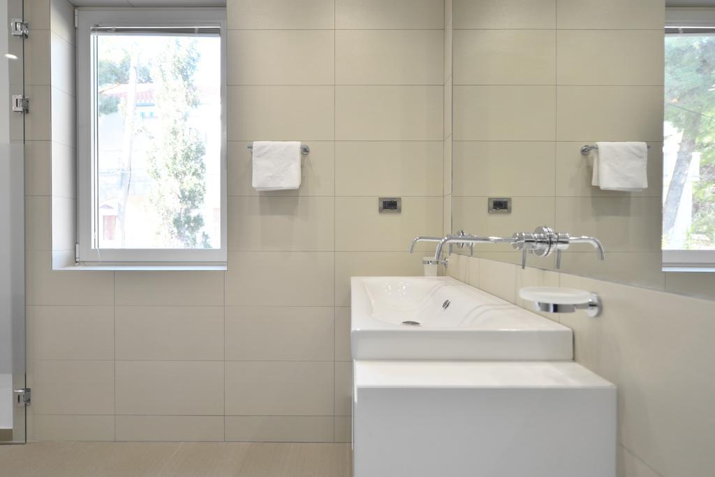 Chiponsky One - 5 Star Beachfront Property Бол Экстерьер фото