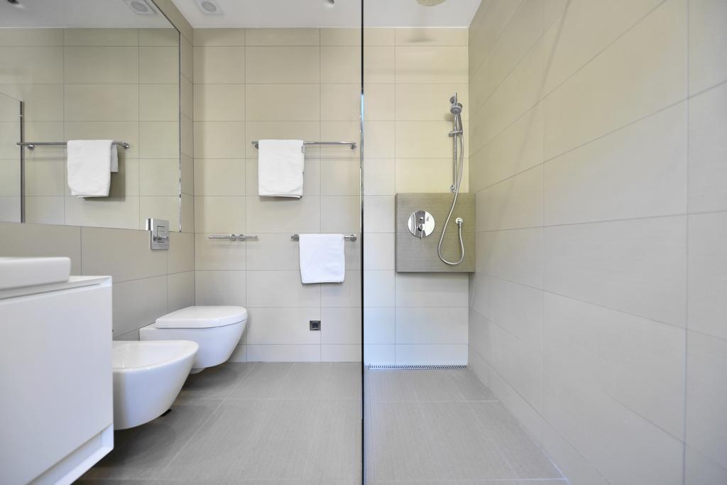 Chiponsky One - 5 Star Beachfront Property Бол Экстерьер фото