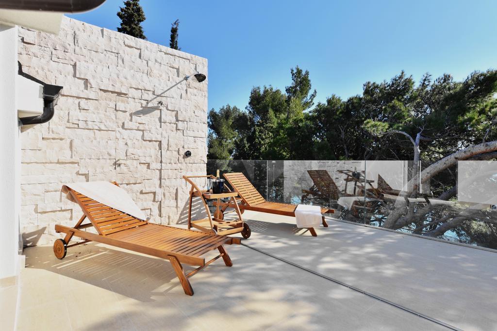 Chiponsky One - 5 Star Beachfront Property Бол Экстерьер фото