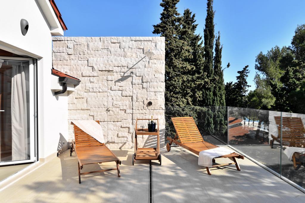 Chiponsky One - 5 Star Beachfront Property Бол Экстерьер фото
