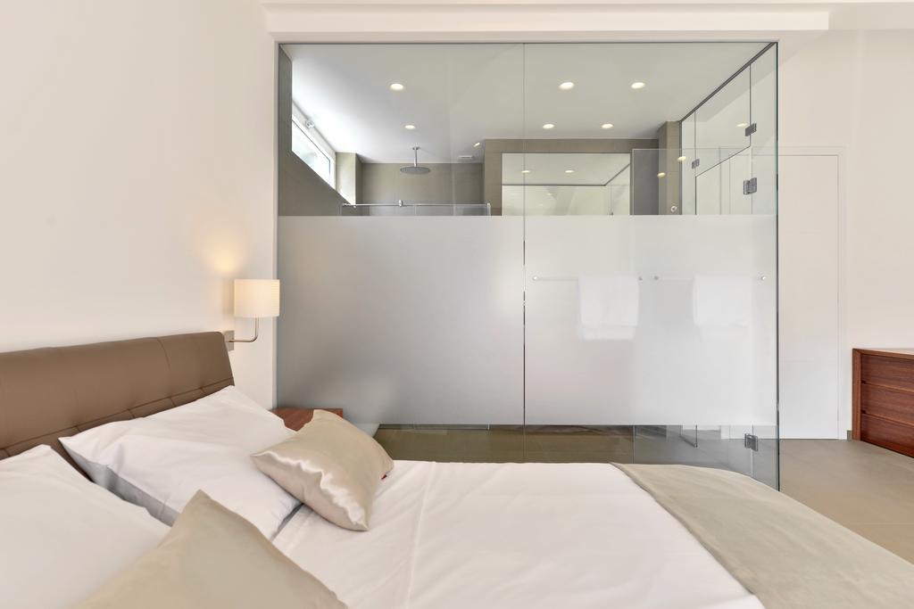 Chiponsky One - 5 Star Beachfront Property Бол Экстерьер фото