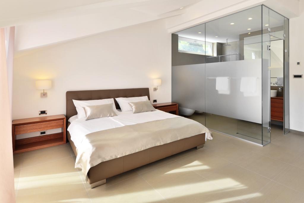 Chiponsky One - 5 Star Beachfront Property Бол Экстерьер фото