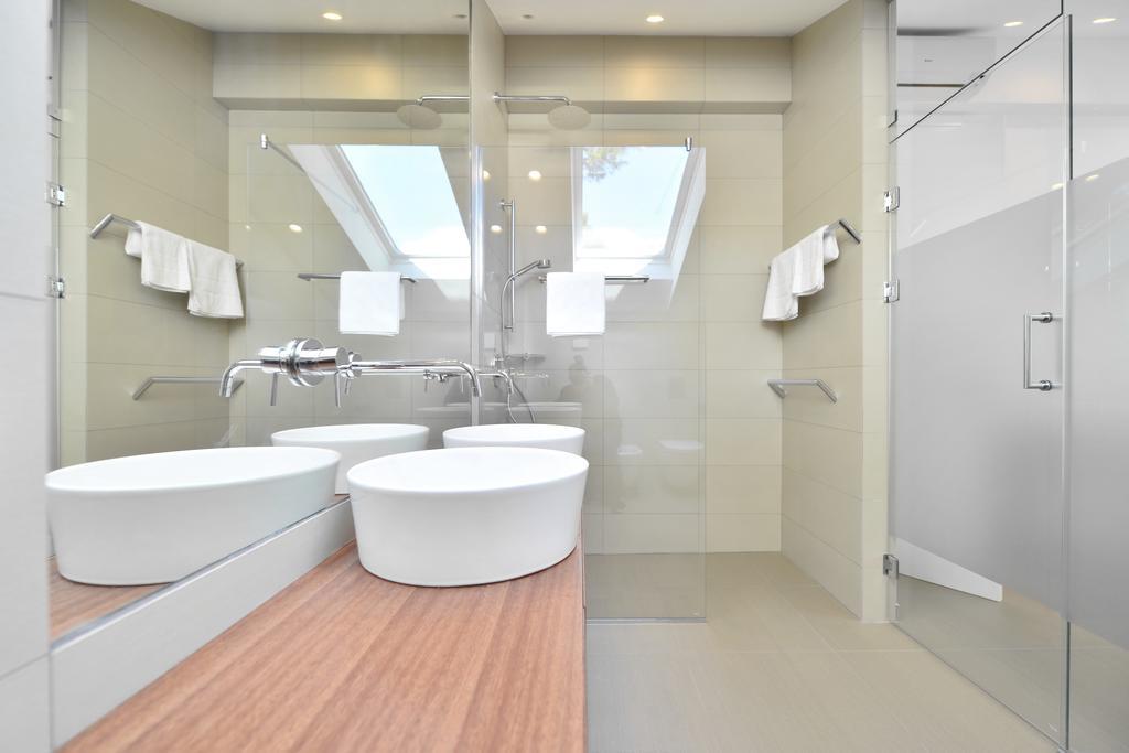 Chiponsky One - 5 Star Beachfront Property Бол Экстерьер фото